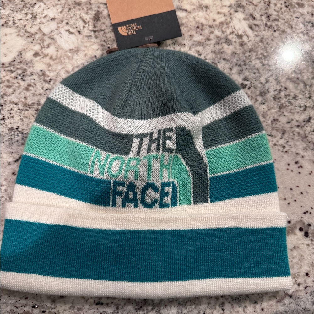 The North Face retro beanie. Dark sage.